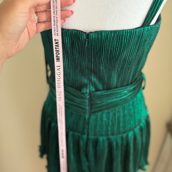 Ieena for Mac Duggal Gown Buckle Belt Tiered Green Black Formal Dress Size 4 NWT - Picture 10 of 13